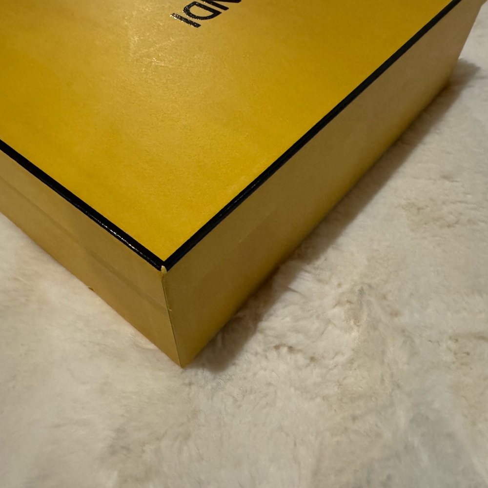Fendi Yellow Box - Picture 4 of 10
